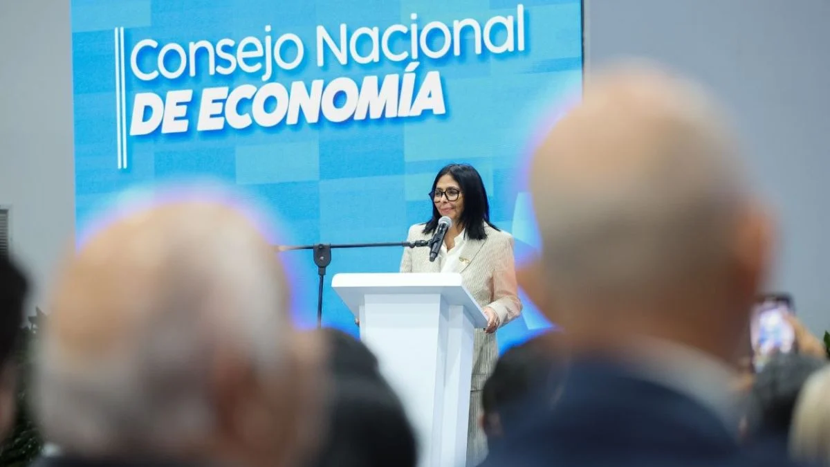 Delcy Rodríguez habla en la sesión del Consejo Nacional de Economía