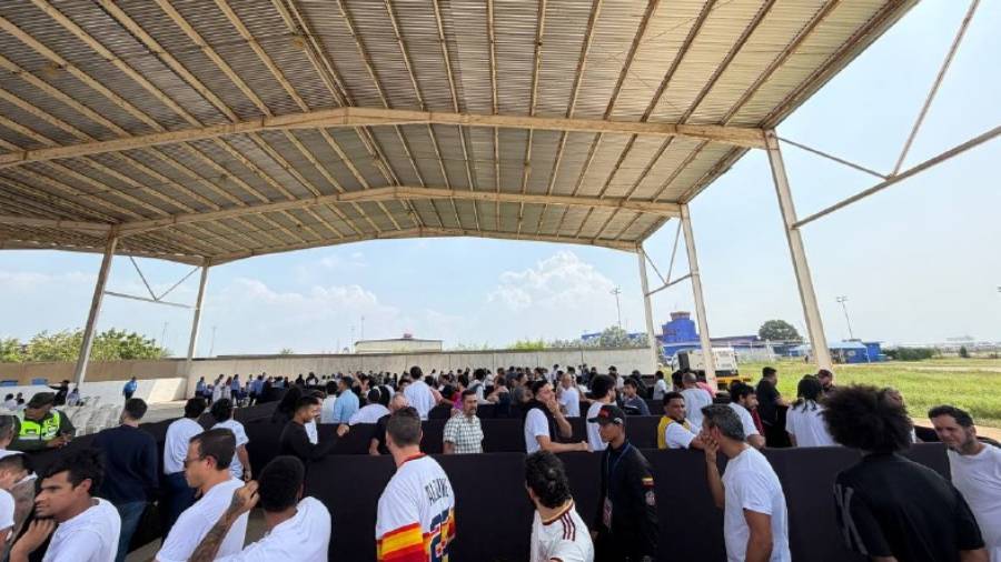 Venezolanos retornados en el área de recepción en Barcelona, Anzoátegui