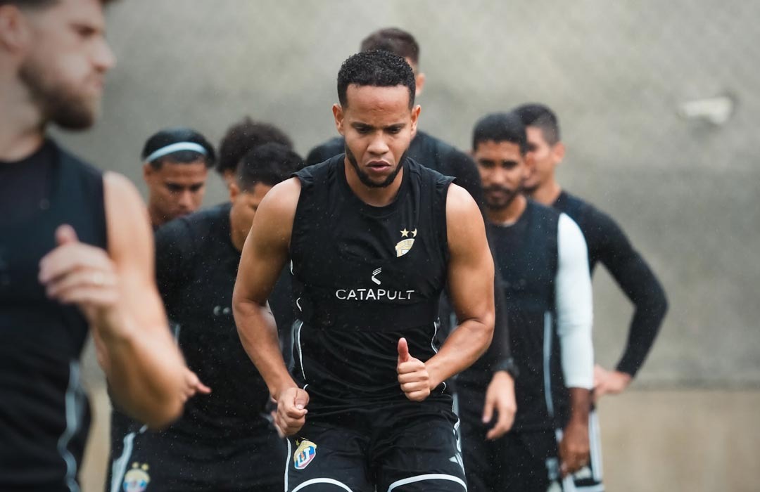 Jugadores de UCV FC durante un entrenamiento