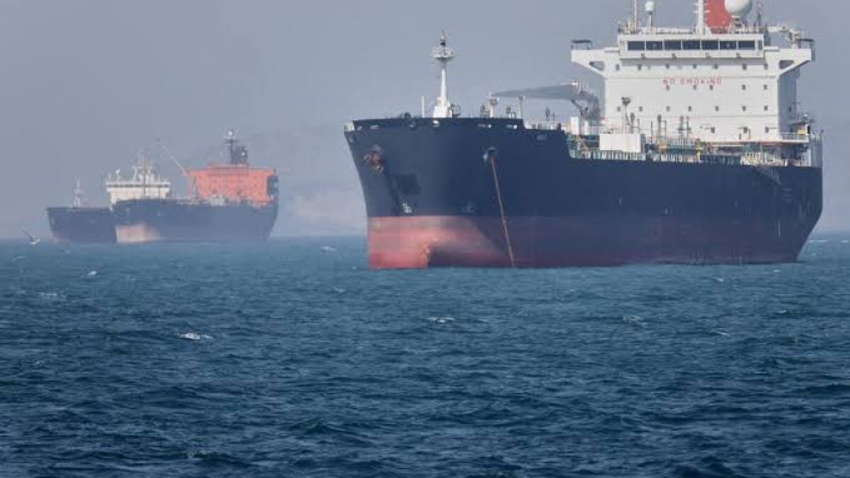 Petroleros en el mar