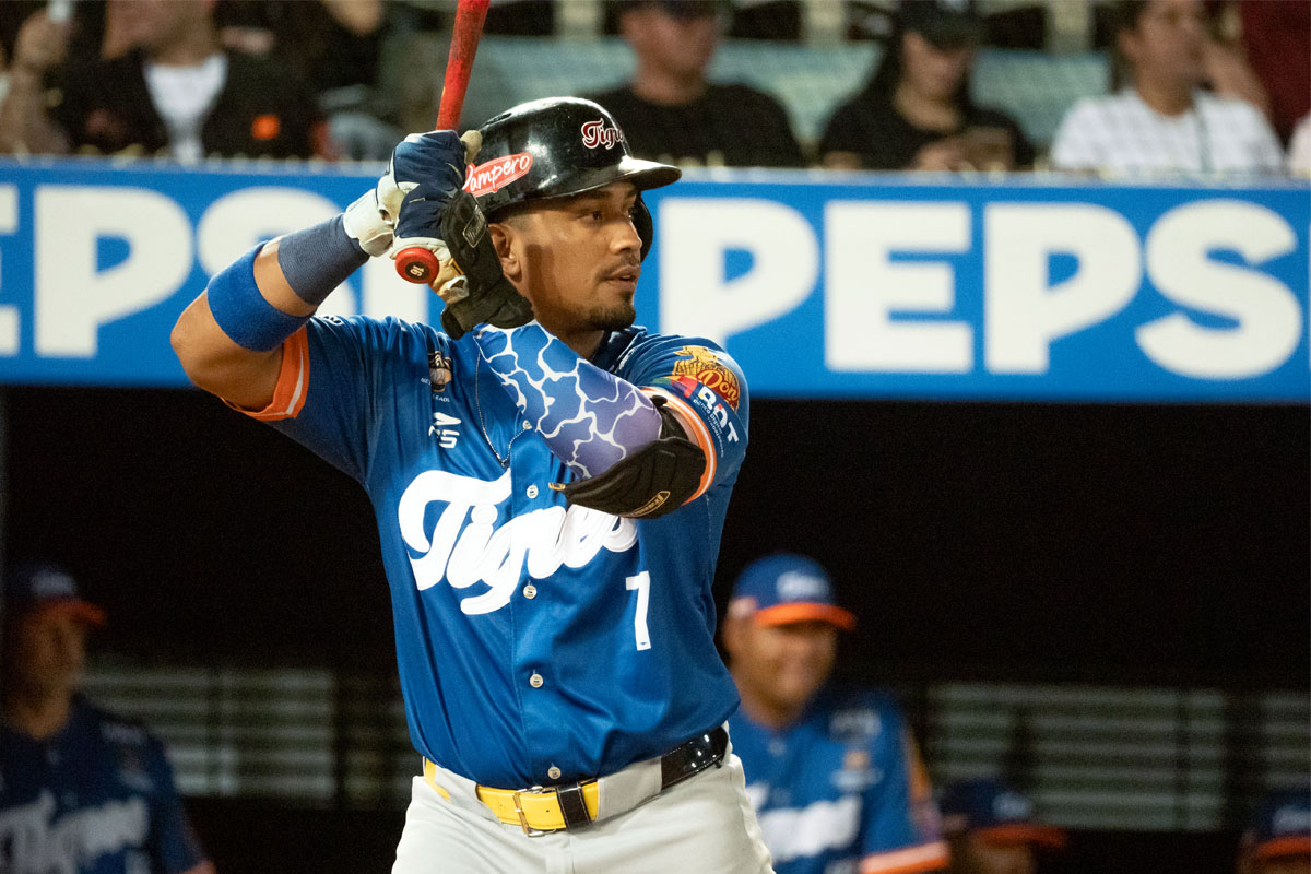 David Rodríguez, de Tigres de Aragua, al bate