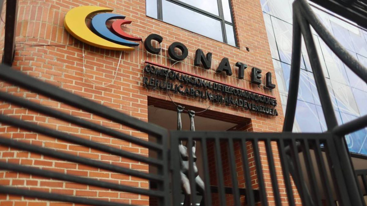 Fachada de la sede de Conatel en Caracas