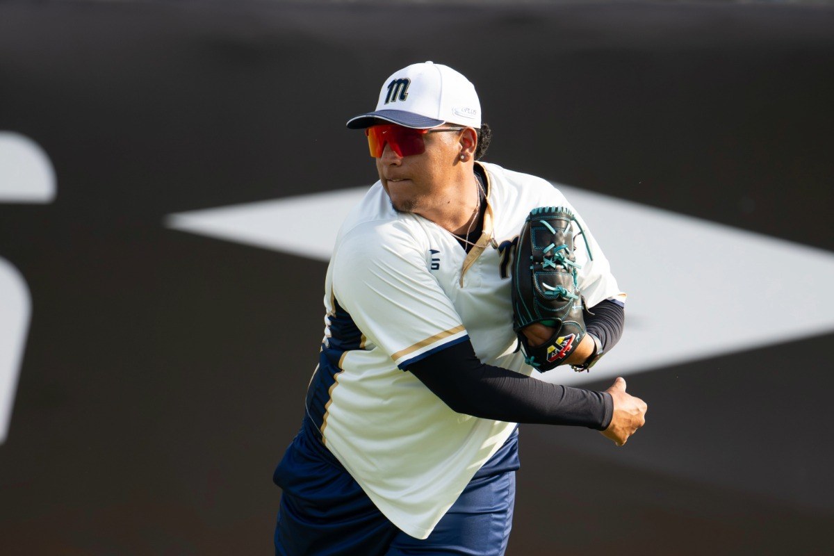 El lanzador José Franco con el uniforme de Navegantes del Magallanes